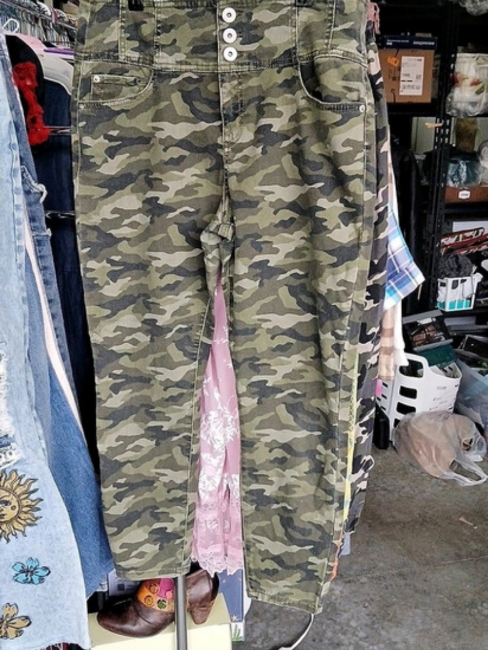 No Boundaries High Rise Sculpting Skinny Camo Skinny Jeans Waist 17 Like New